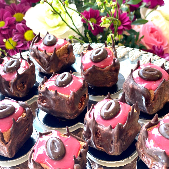 Verzierte Gebäckspezialitäten von Patisserie Tanger